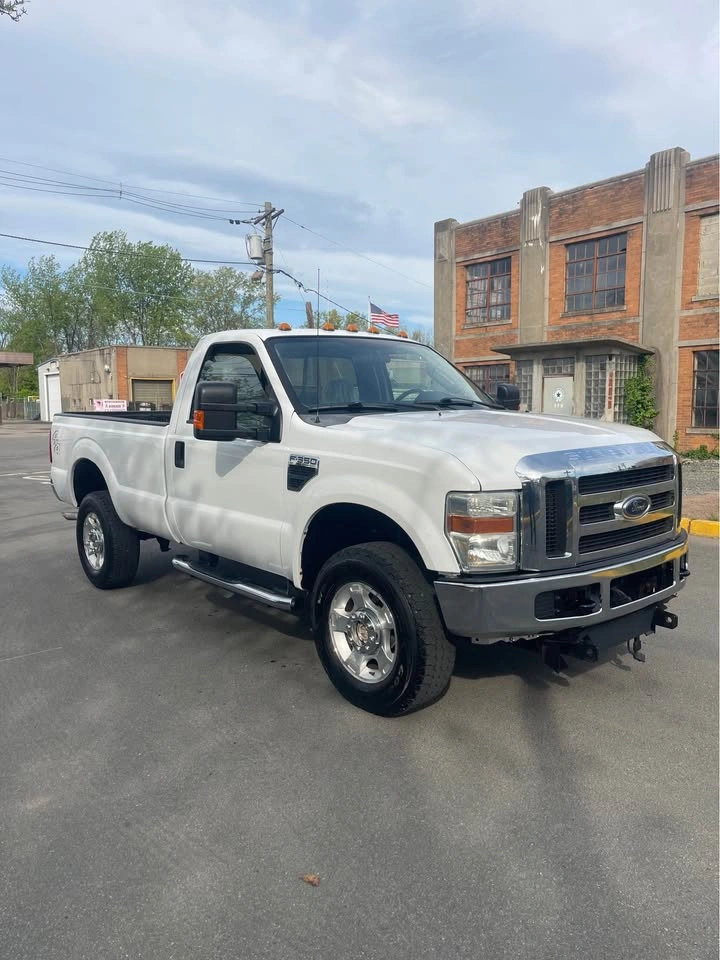 2010 Ford F350 Super Duty Regular Cab XLT Pickup - photo 3