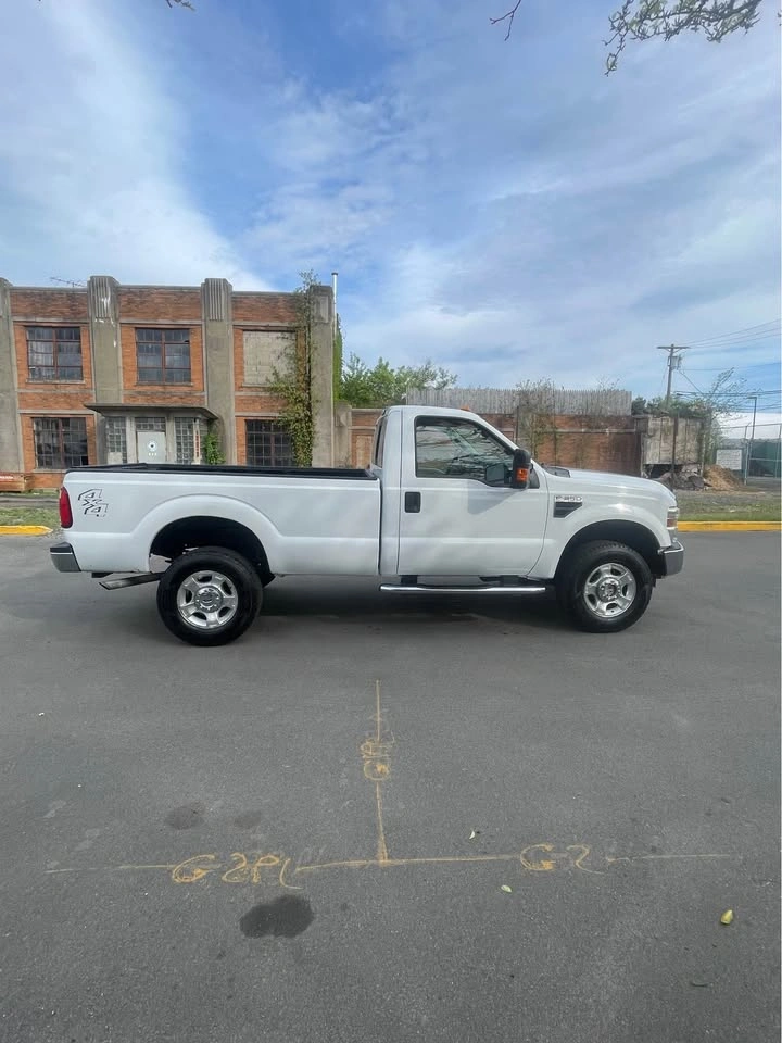 2010 Ford F350 Super Duty Regular Cab XLT Pickup - photo 5