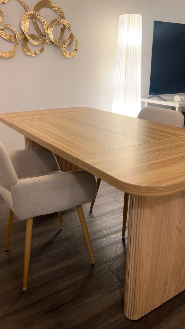 Modern wooden dining table - Excellent condition, No scratches - photo 5