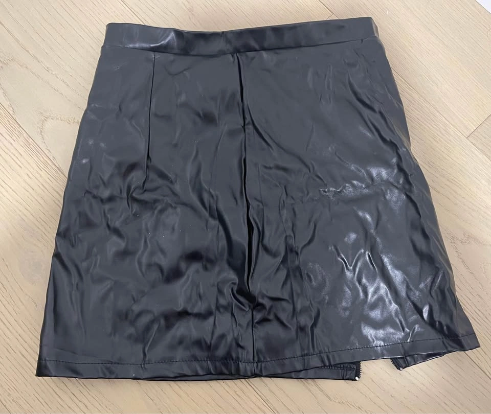 SHEIN Leather Skirt with Lace - Size Small - photo 3