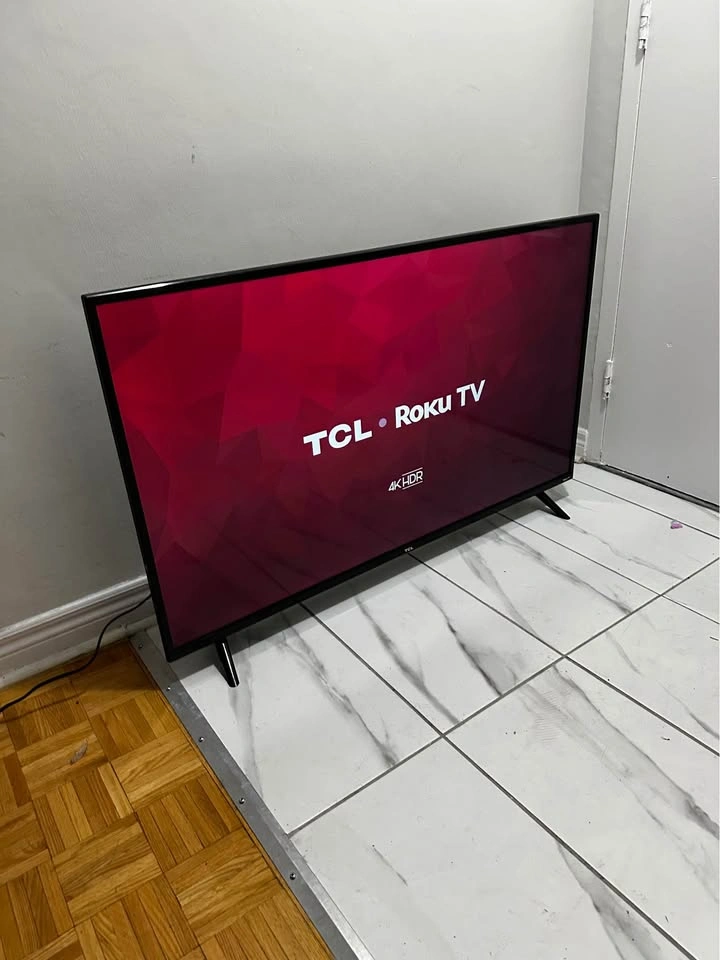 TCL 4k 50” Roku Smart TV - photo 2