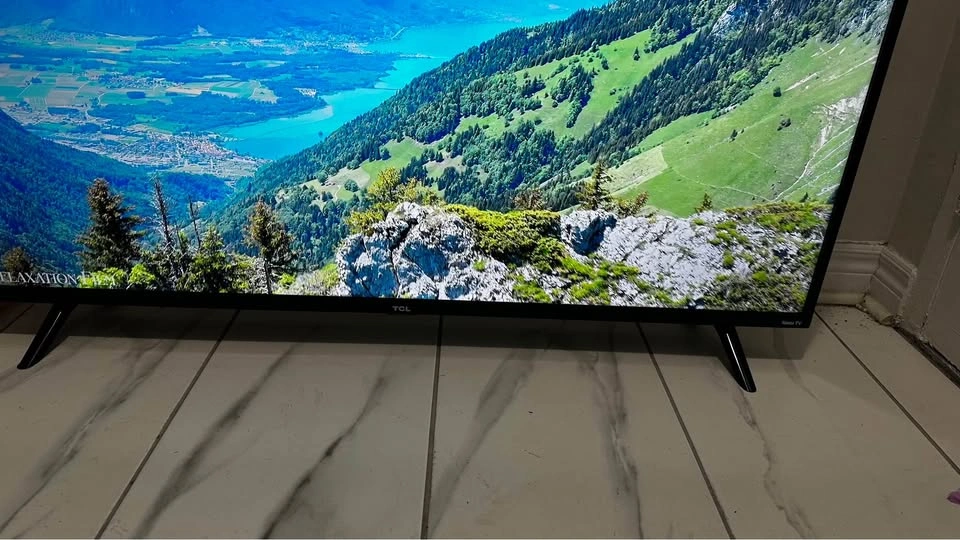 TCL 4k 50” Roku Smart TV - photo 5