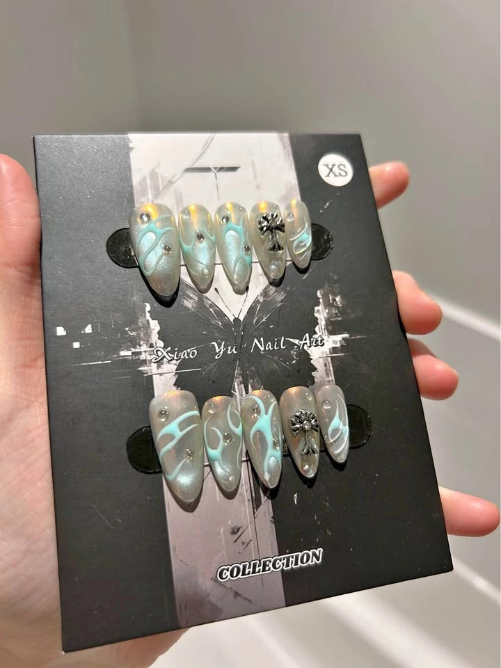 Press-on Nails