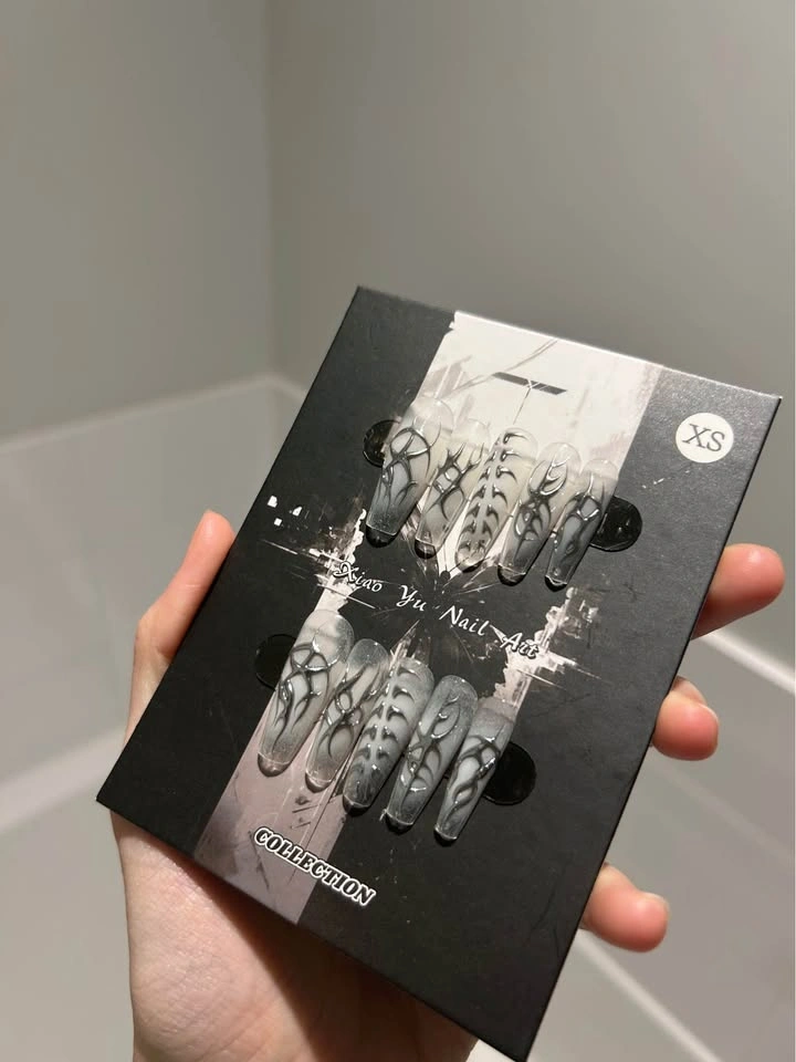 Press-on Nails - photo 2