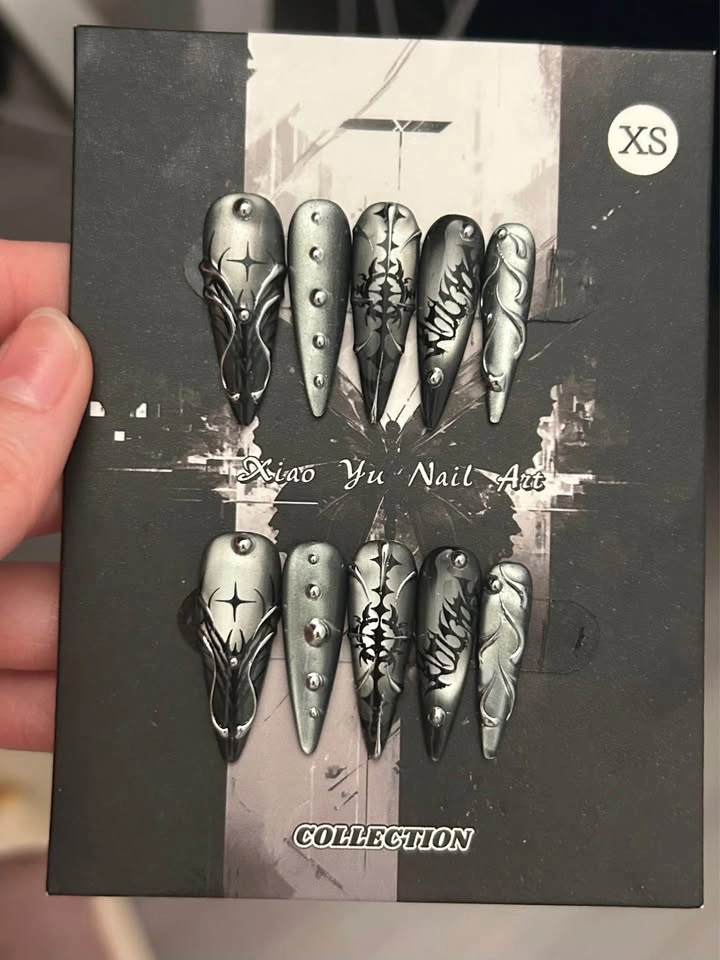 Press-on Nails - photo 2