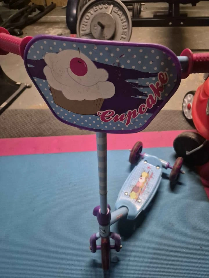 Cupcake 3-Wheel Kick Scooter - photo 2