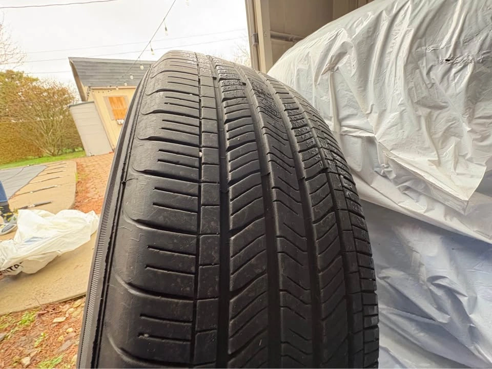Toyota 255/65R18 Goodyear Assurance Fuel Max Tire & Wheel - photo 2