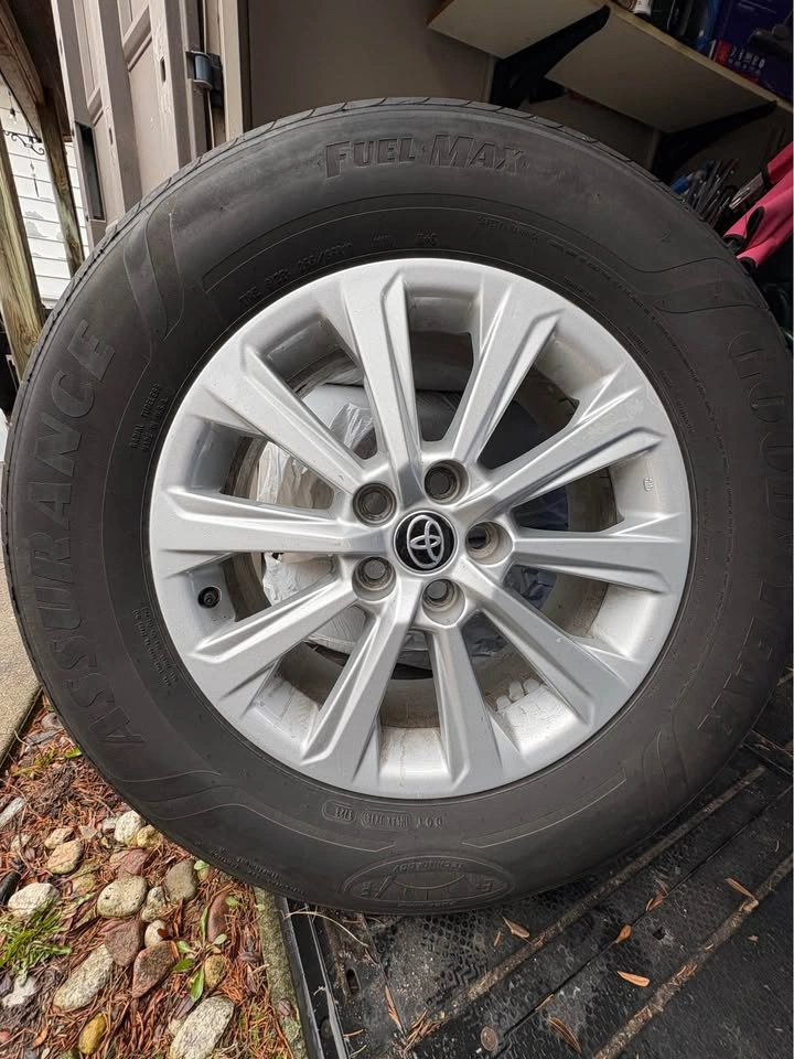 Toyota 255/65R18 Goodyear Assurance Fuel Max Tire & Wheel - photo 3