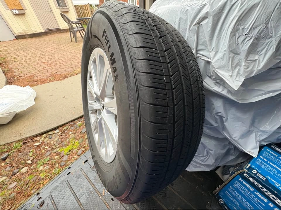 Toyota 255/65R18 Goodyear Assurance Fuel Max Tire & Wheel - photo 4