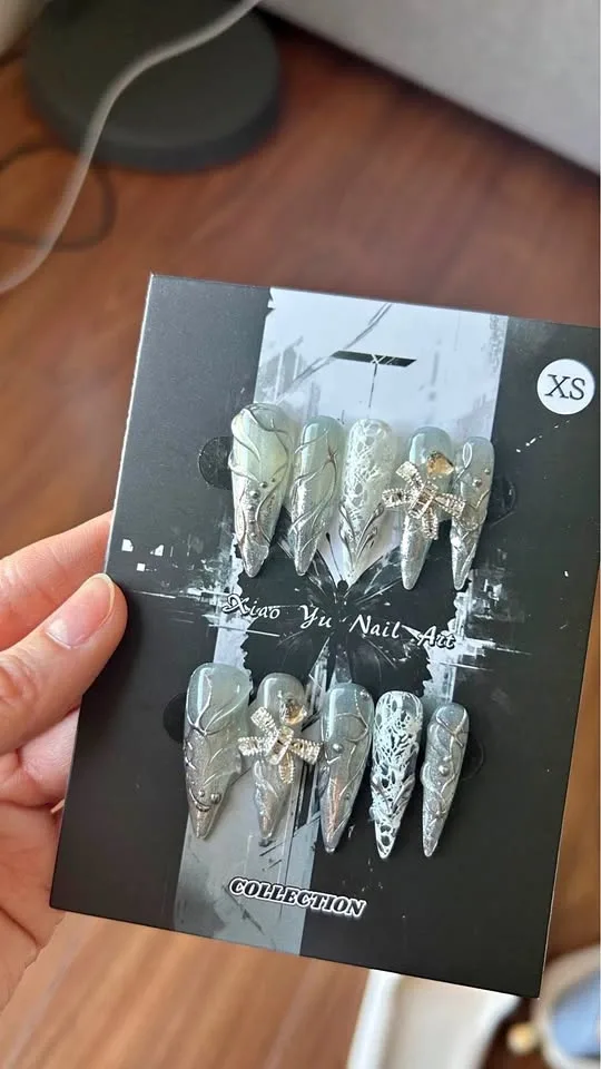 Press-on Nails