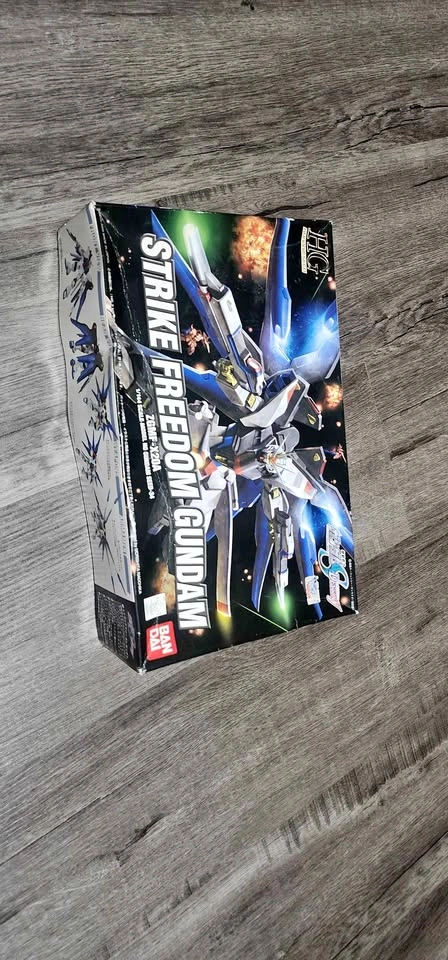 Bandai HG 1/144 Strike Freedom Gundam Model Kit