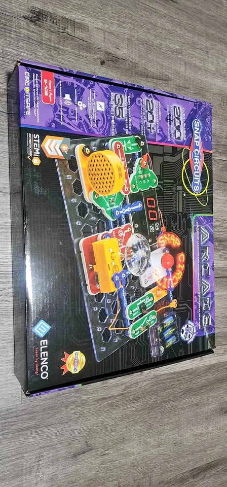 Used once Elenco Snap Circuits ARCADE STEM Electronics Kit