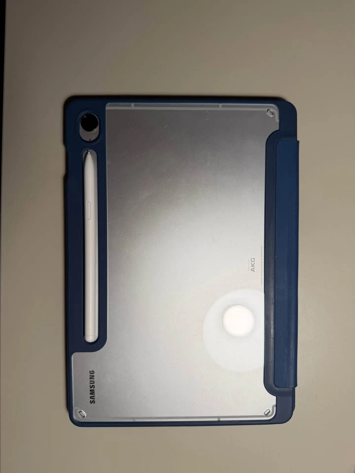 Samsung Galaxy Tab S9 FE w/ Keyboard Case & S Pen - photo 4