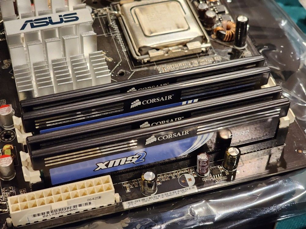 Corsair XMS2 2GB x 4 8GB Total DDR2 RAM