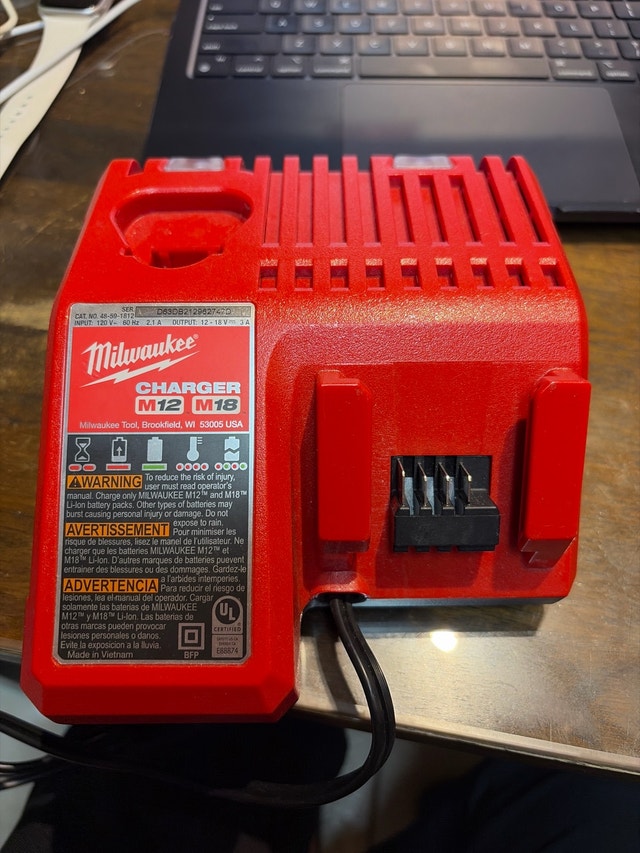 Milwaukee M18 Battery and Charger - photo 2