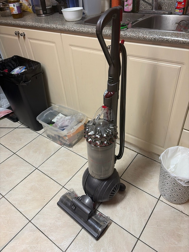 Dyson DC77 Vacuum Cleaner