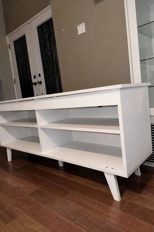 TV Stand / TV Table / Entertainment Centre - Black or White - photo 2
