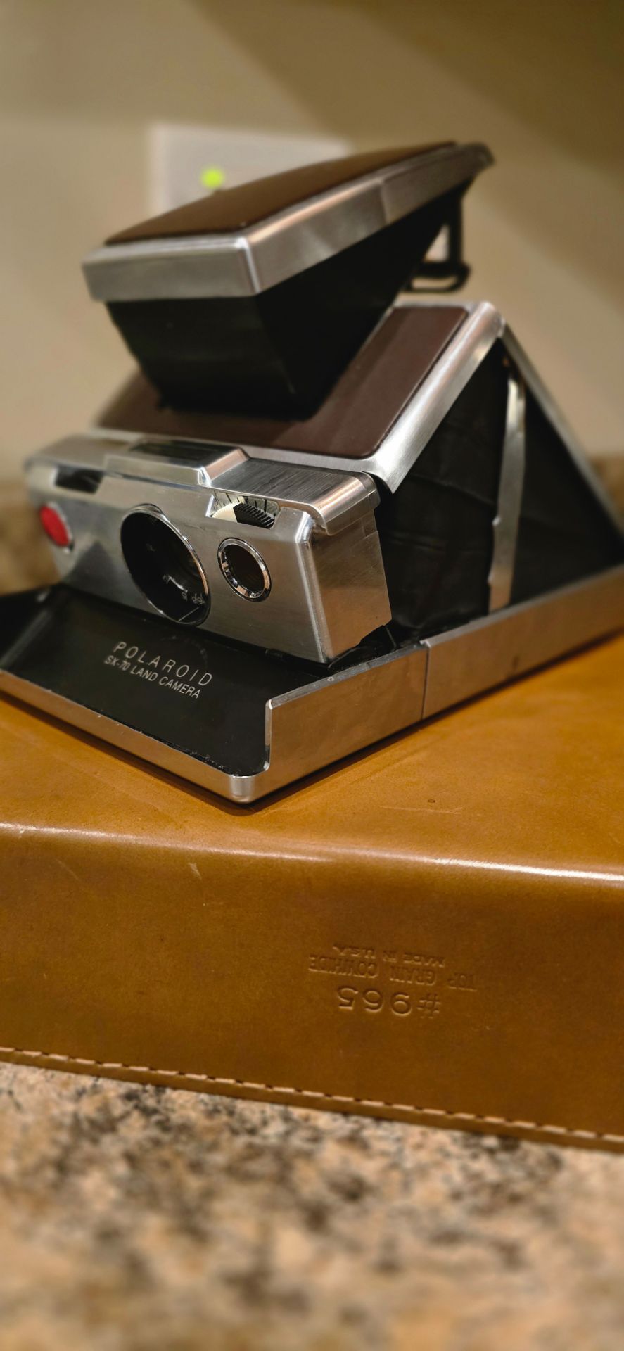 Refurbished Polaroid SX-70 Land Camera - photo 2