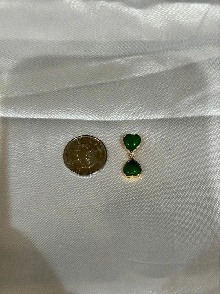 18k Gold Double Heart Jade Pendant - photo 2