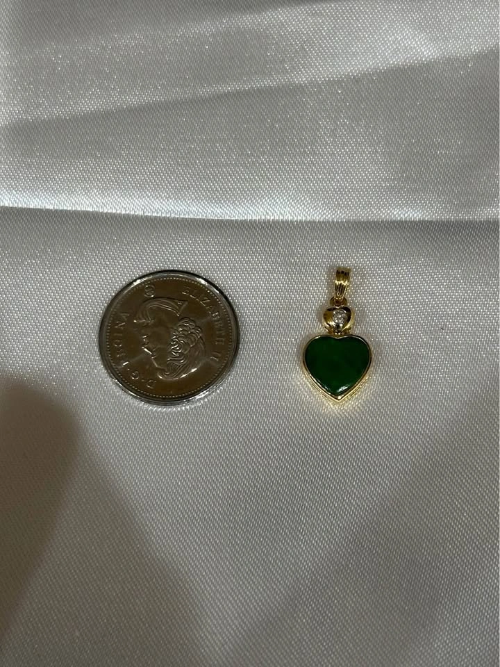 18k Jade Heart and Diamond Pendant - photo 2