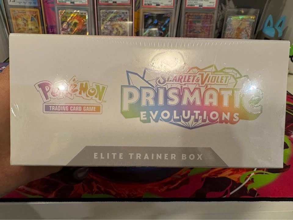 Prismatic Evolutions ETB - photo 3