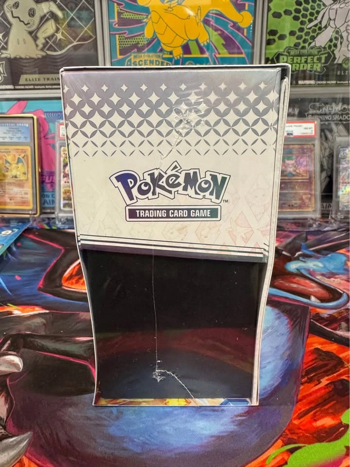 Prismatic Evolutions ETB - photo 4