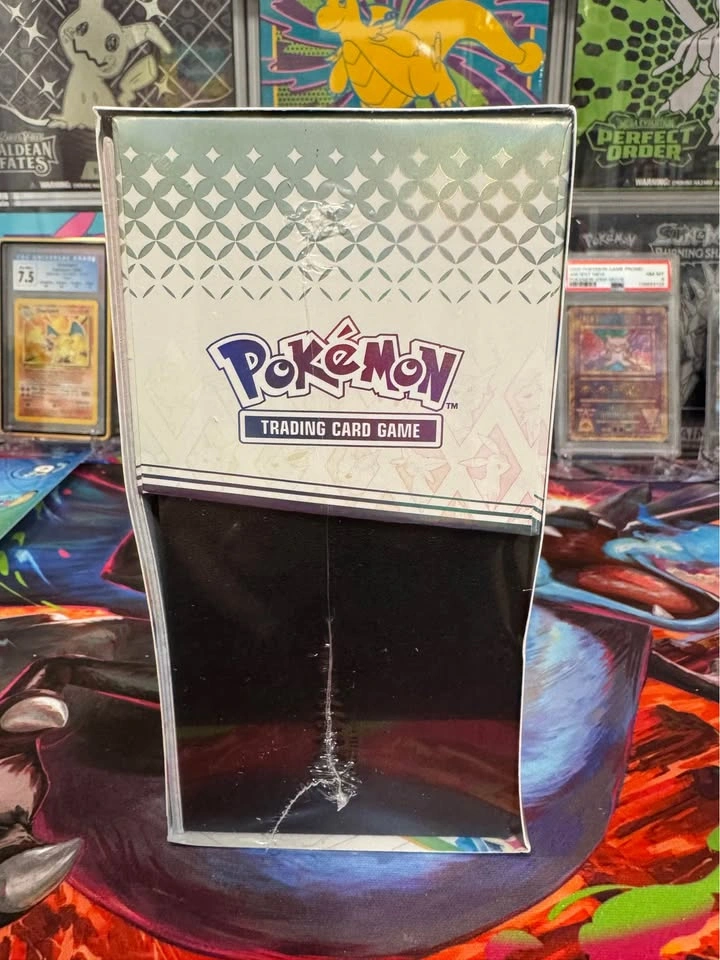 Prismatic Evolutions ETB - photo 5