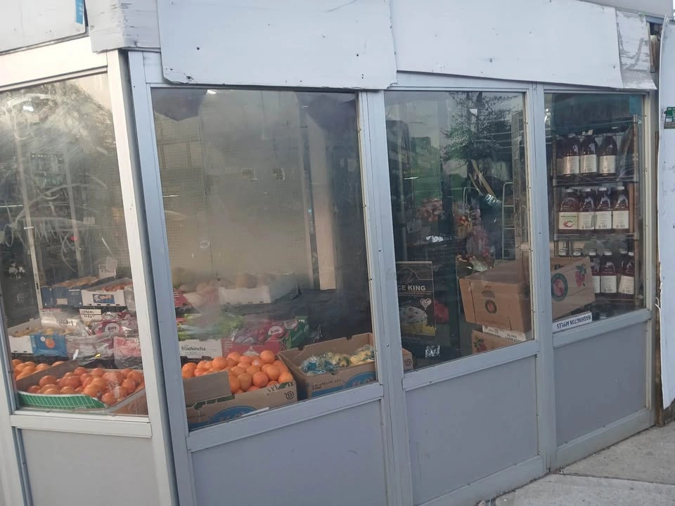 Store awning and doors for sale - photo 3