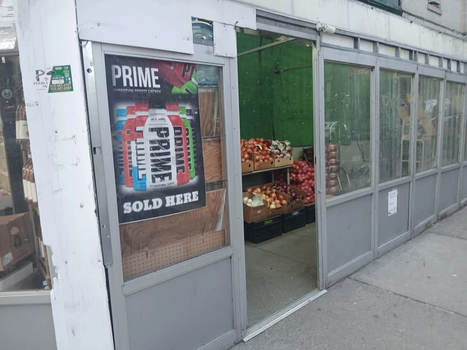 Store awning and doors for sale - photo 4