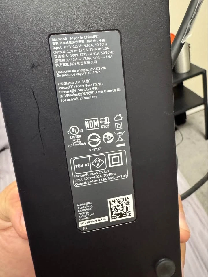Xbox 1 Power Supply Barely Used - photo 2