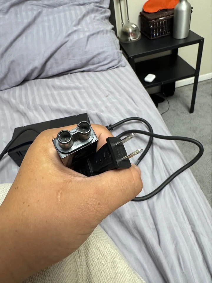Xbox 1 Power Supply Barely Used - photo 3