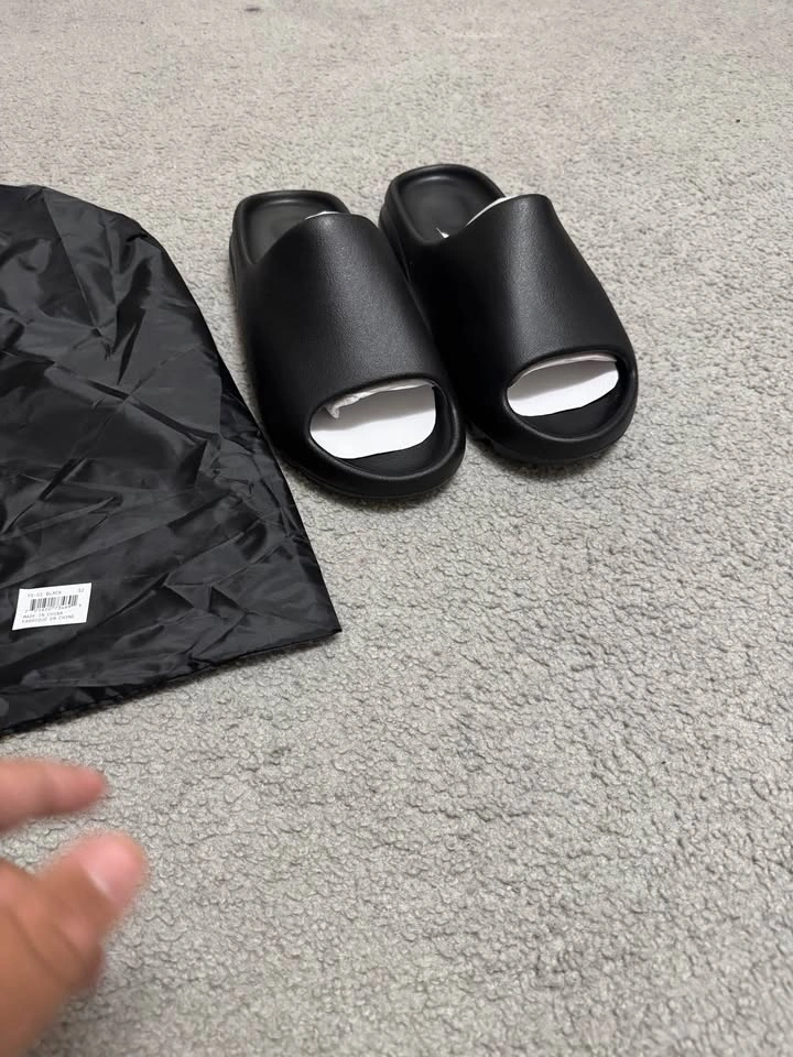 Yeezy Slides Sz 12 M Brand New - photo 3