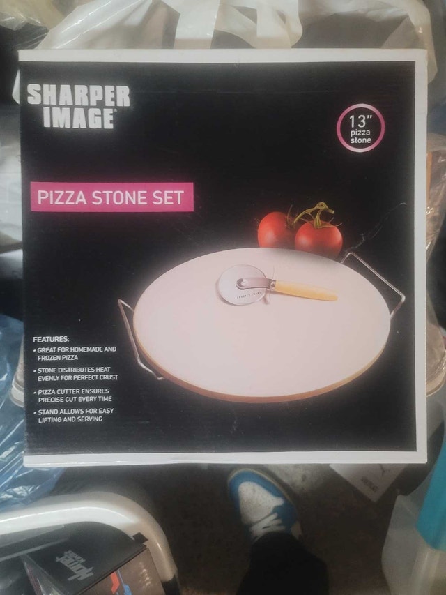 Sharper Image Pizza Stone Set