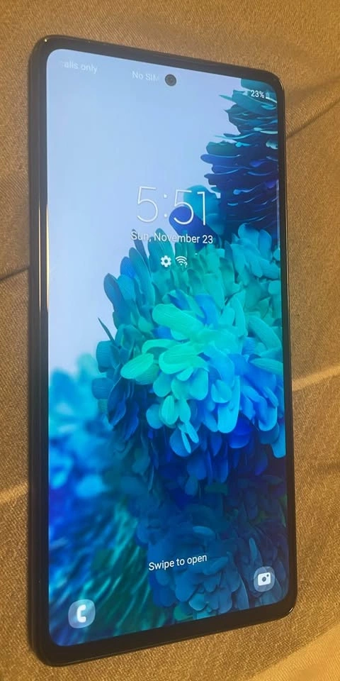 Samsung S20 FE 5G-128GB (Excellent Condition) - photo 2