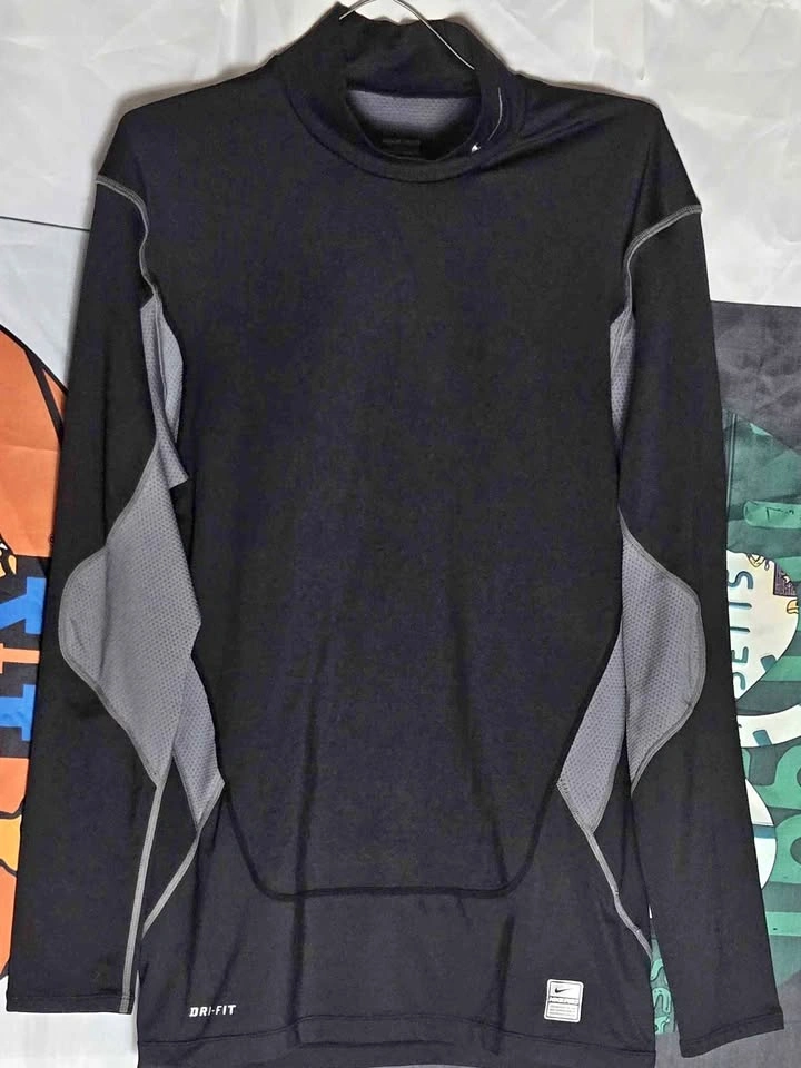 Men's Nike Pro Combat Hyperwarm Dri-FIT Long-Sleeve Shirt XL