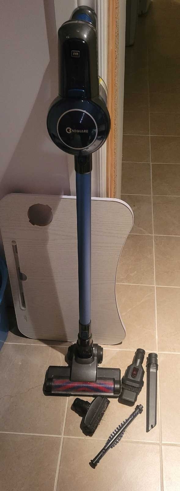 Cordless vacuum cleaner Moving sale
