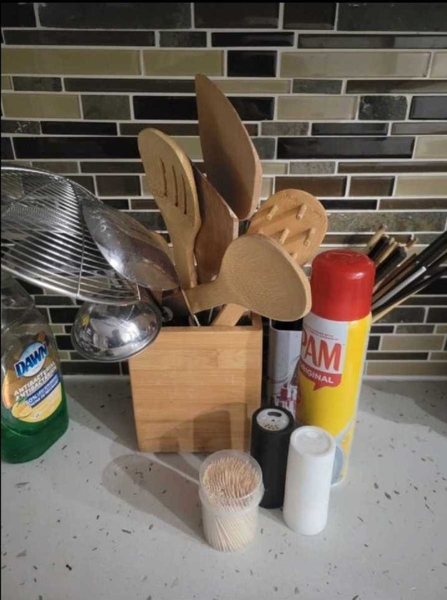 Bamboo Turnable Utensil Holder Moving sale - photo 2