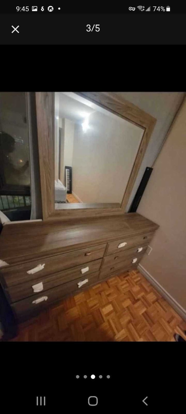 Queen Size Yorkdale Bedroom Set (Bed & Dresser) - photo 3