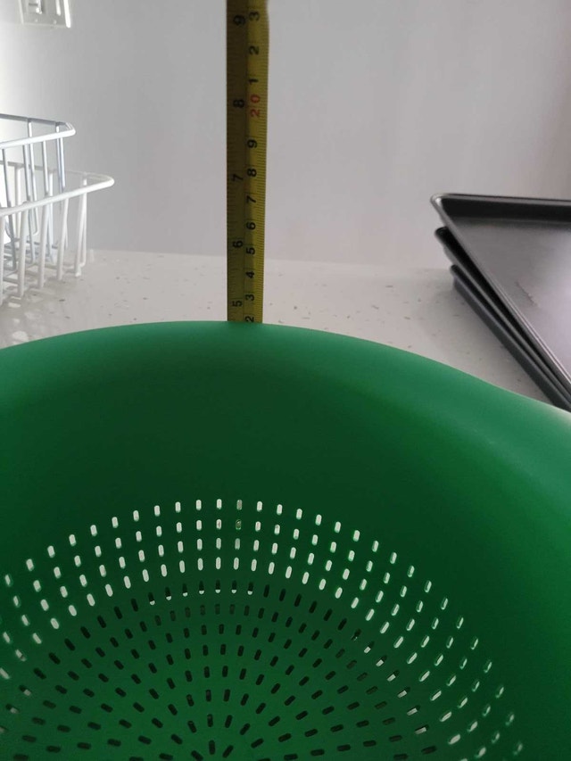 Green Colander moving sale - photo 4