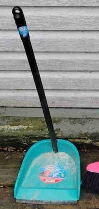 Used Dustpan Moving sale