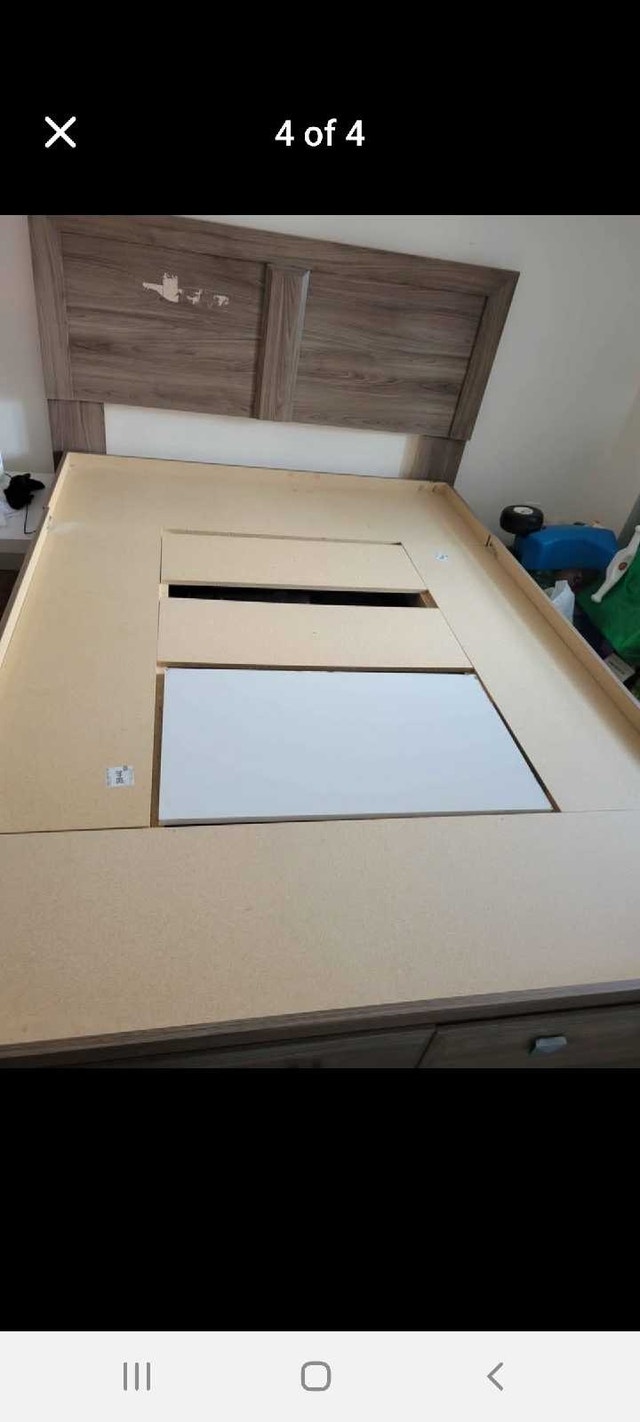 Yorkdale Queen Bed Frame - photo 3