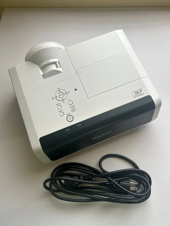 Ricoh Projector DLP - photo 2