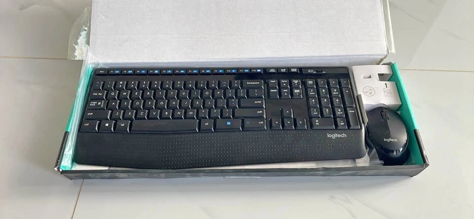 Logitech MK345 Wireless Keyboard & Mouse Combo Like New Box Incl