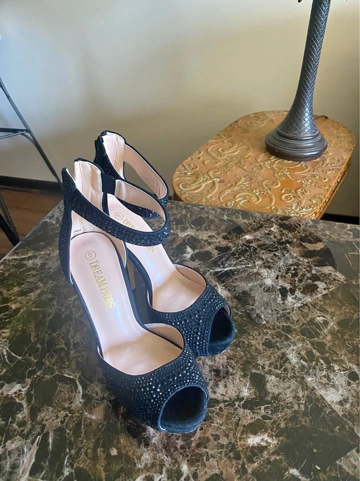 New Dream Paris Black Sparkle Heels Sz. 6
