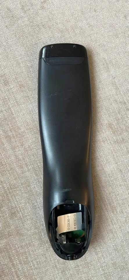Logitech Harmony 300 Universal Remote Control - photo 2