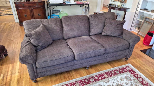 THE "RETIRE YOUR SWEDISH CARDBOARD" SOFA SET ️