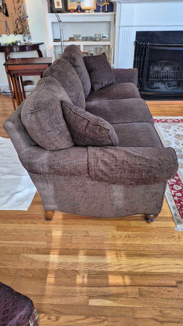 THE "RETIRE YOUR SWEDISH CARDBOARD" SOFA SET ️ - photo 2