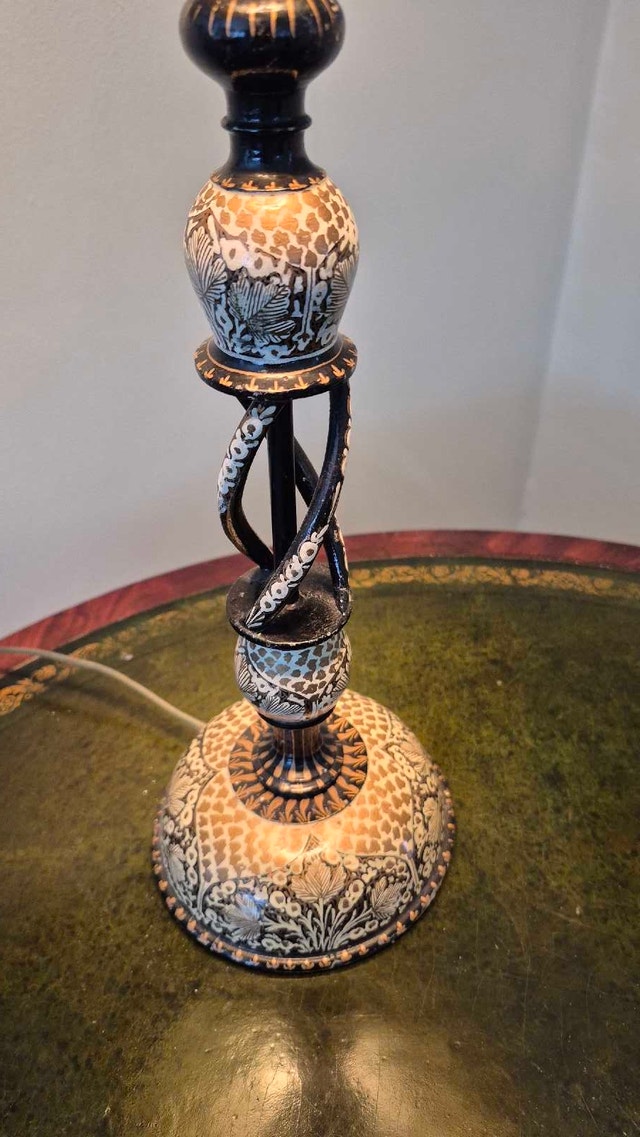 Kashmiri Hand-Painted Open Twist Table Lamp - photo 2