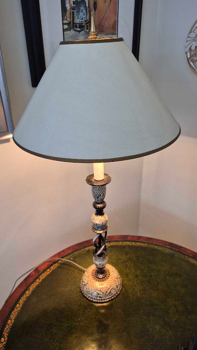 Kashmiri Hand-Painted Open Twist Table Lamp - photo 3