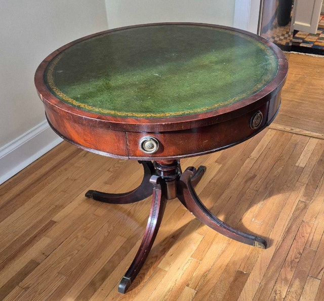 Duncan Phyfe-style Mahogany Drum Table